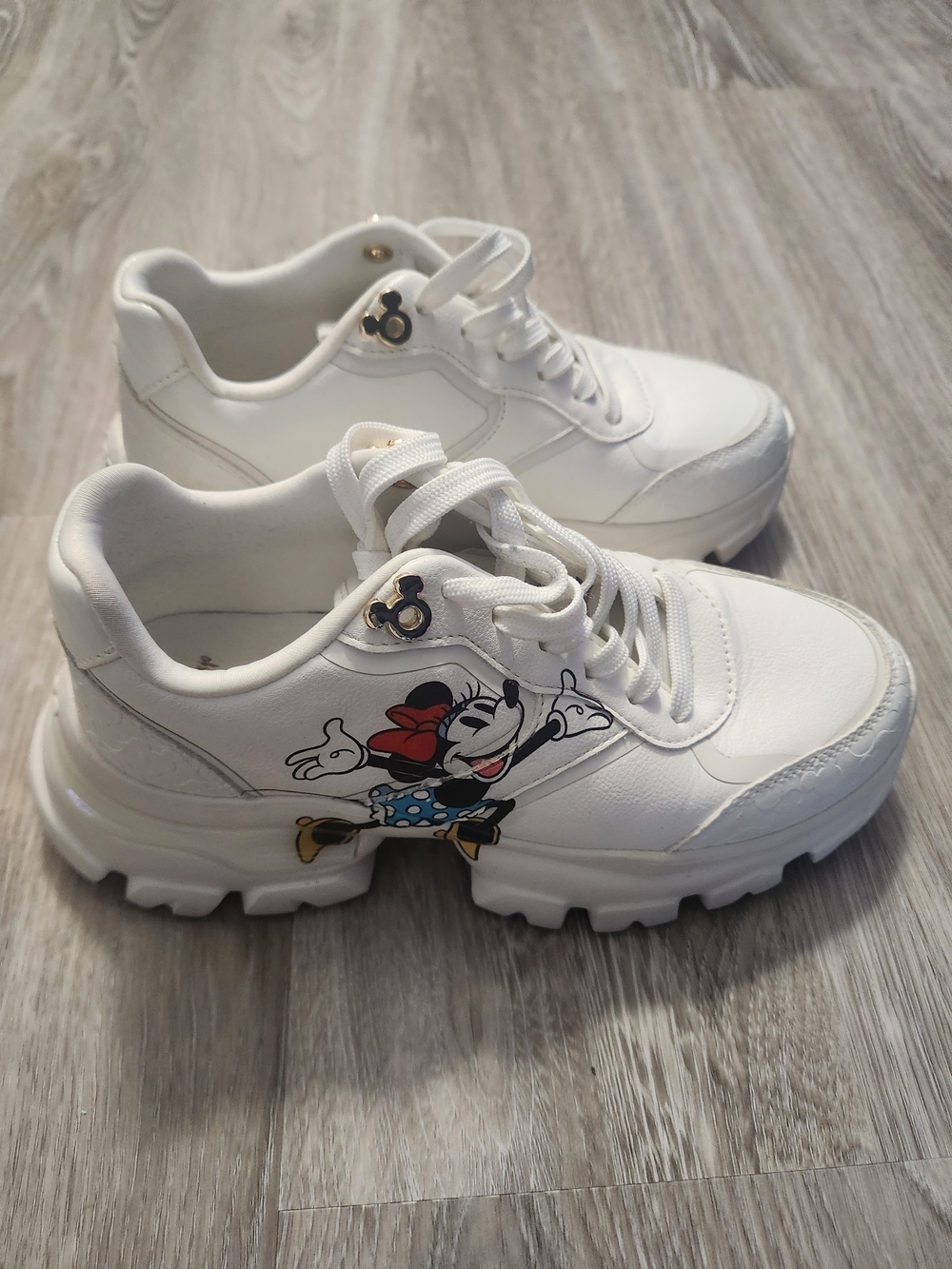 Womens White Minnie Mouse Lace-Up Sneakers